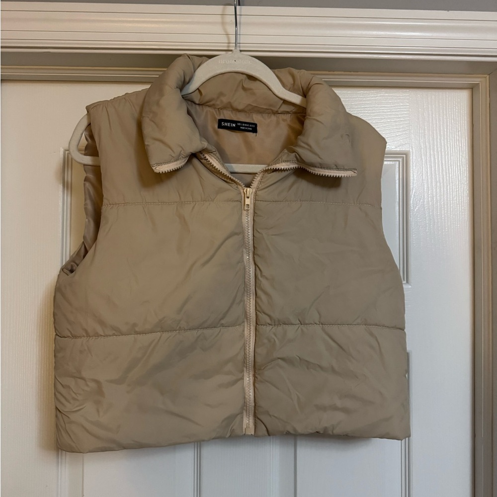 Cropped Puffer Vest